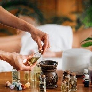 meleg olajos aromaterápiás masszázs